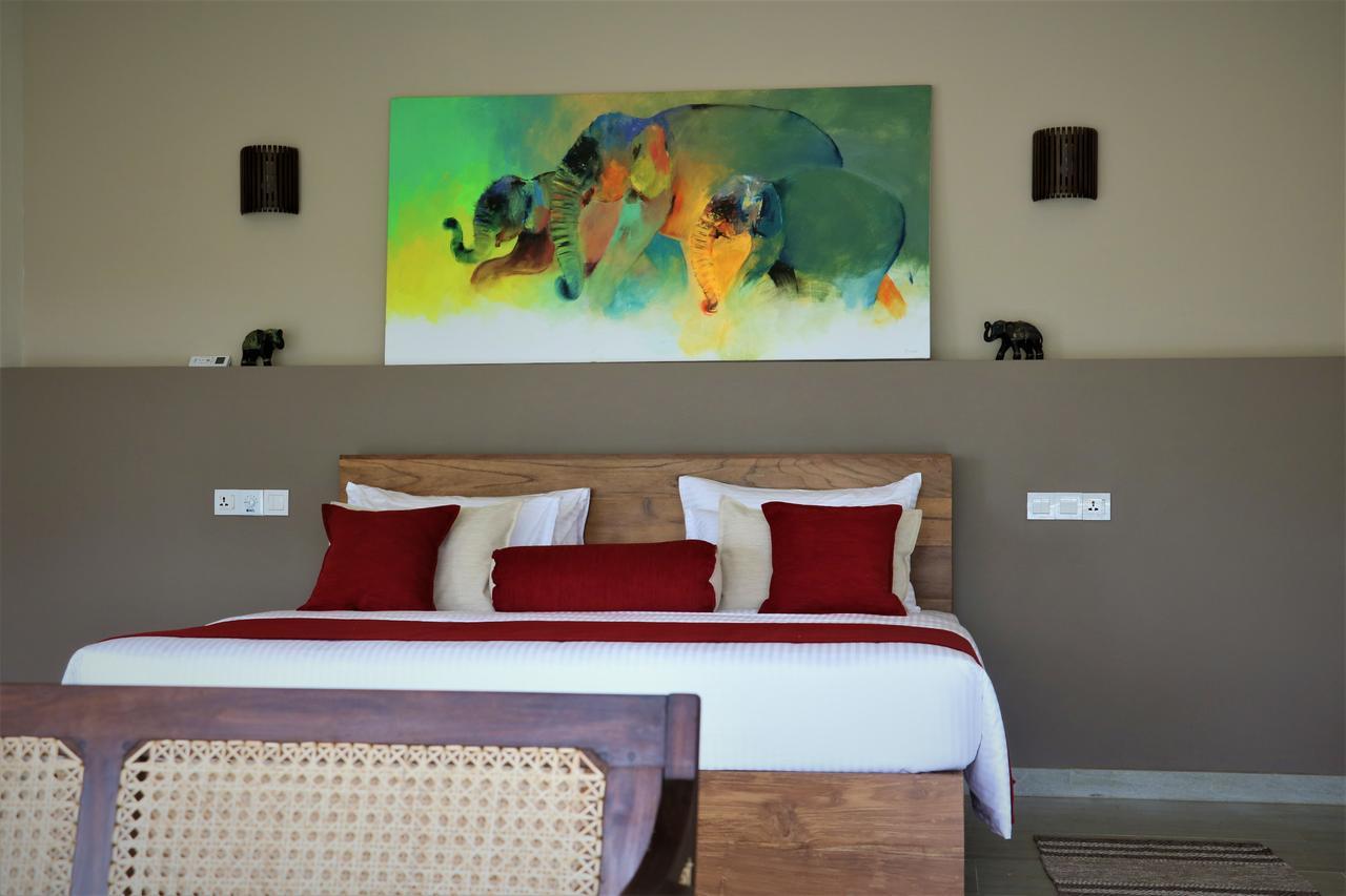 ทะเวนตี้-ทู เวลิคมเบย์ Hotel เวลิกามา ภายนอก รูปภาพ