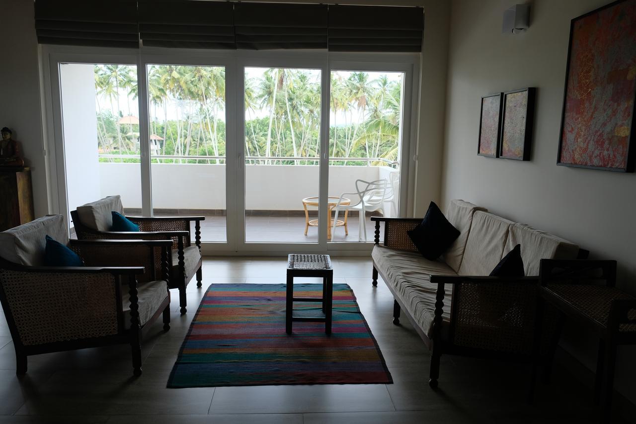 ทะเวนตี้-ทู เวลิคมเบย์ Hotel เวลิกามา ภายนอก รูปภาพ