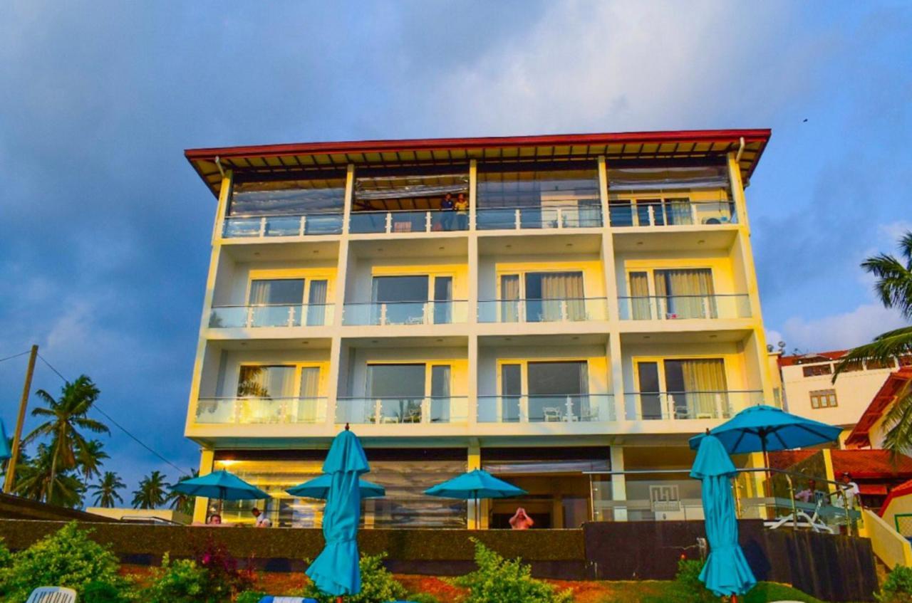 ทะเวนตี้-ทู เวลิคมเบย์ Hotel เวลิกามา ภายนอก รูปภาพ